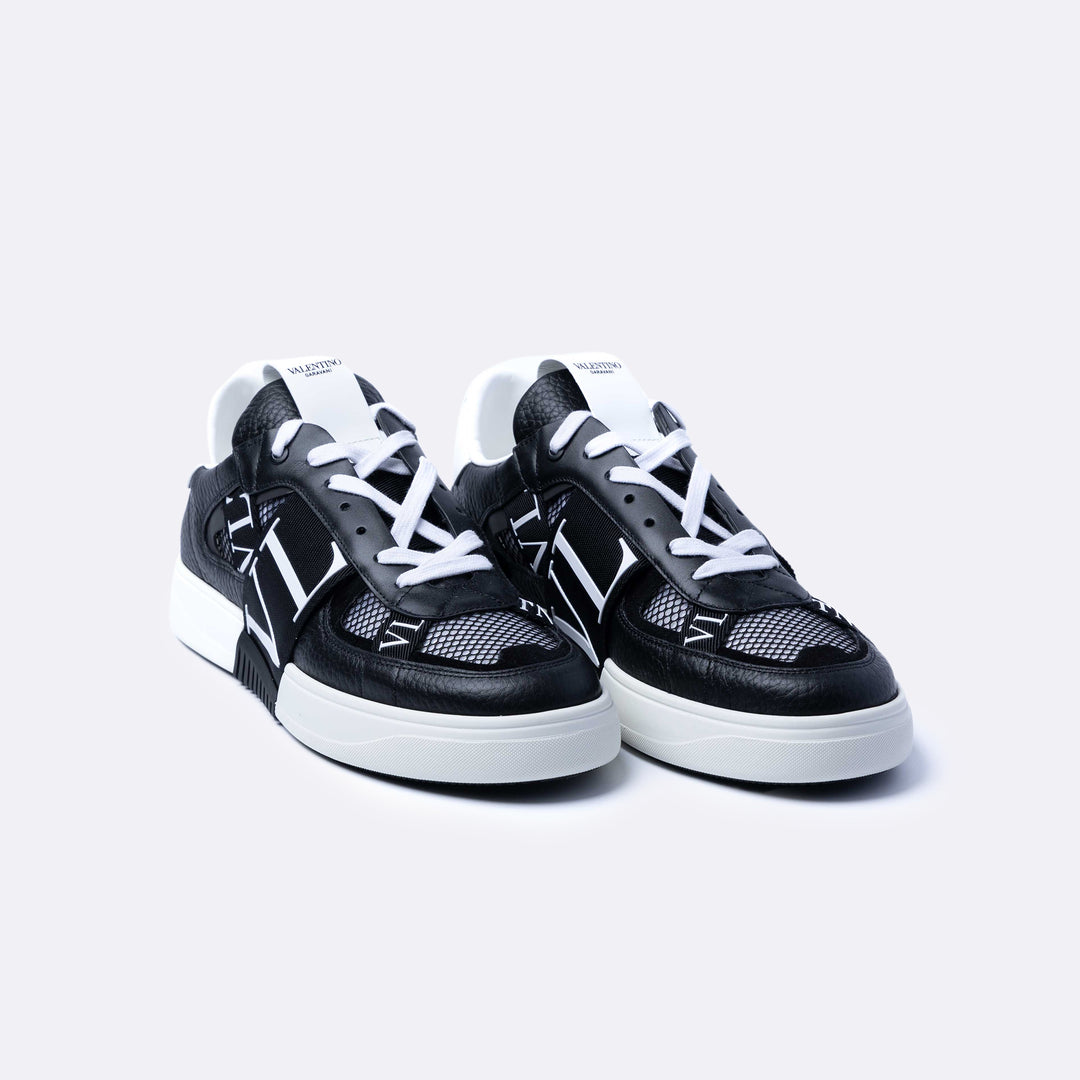 【関税＆送料込み】Valentino Garavani Valentino Garavani '9 Valentino Garavani 11. Rockstud Untitled Sneakers - size 36